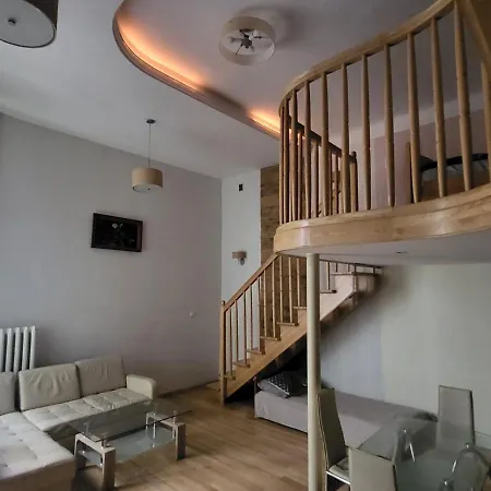 Dwupoziomowy Hoza Apartman *